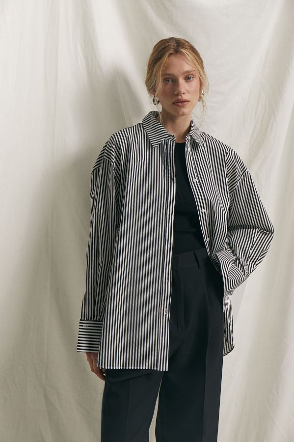 Black cotton shirt with stripes MBSCH001/11 #RU# Klasyczna, bawełniana koszula w beżowym kolorze MBSCH001/11 № 2