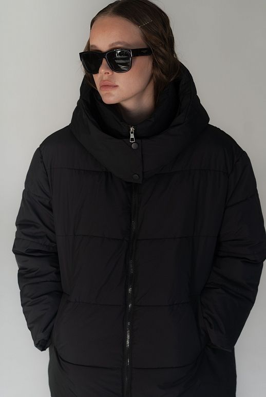 Lengthened black down jacket with hood