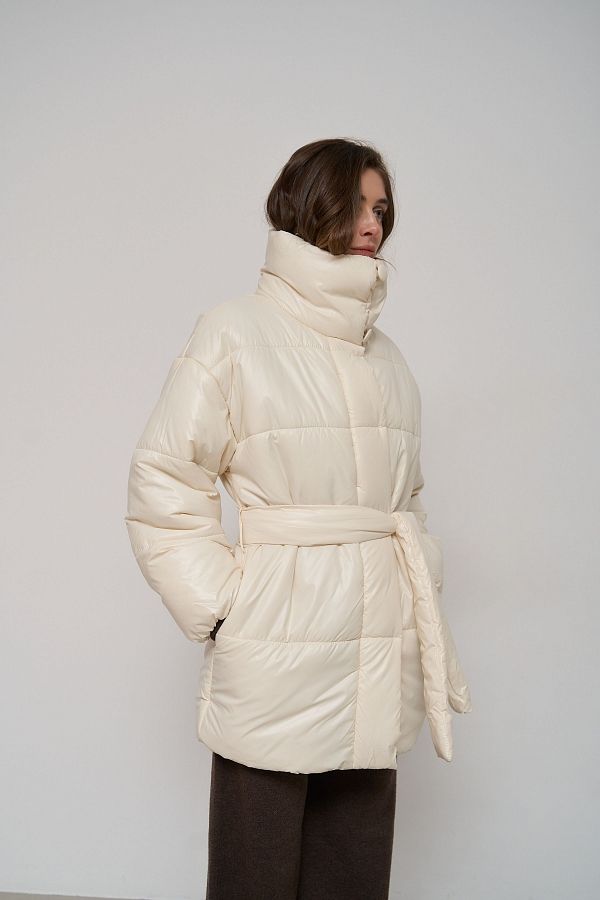 Elongated high collar coat ivory with buttons K0822/3 #RU# Przedłużona marynarka z wysokim kołnierzem zapinana na mleczne guziki K0822/3 № 3