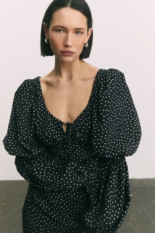 Soft dress with puffy sleeves black in large dots - №2