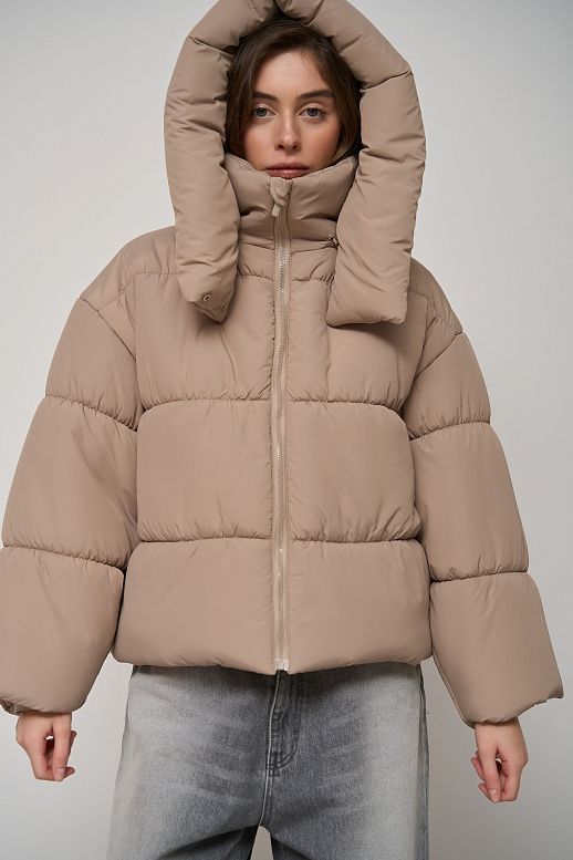 Beige cropped coat with zipper