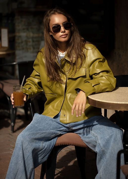 Olive green short eco-leather trench coat on suede - №2