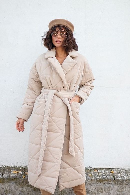 Long quilted coat light beige with triangle pattern
