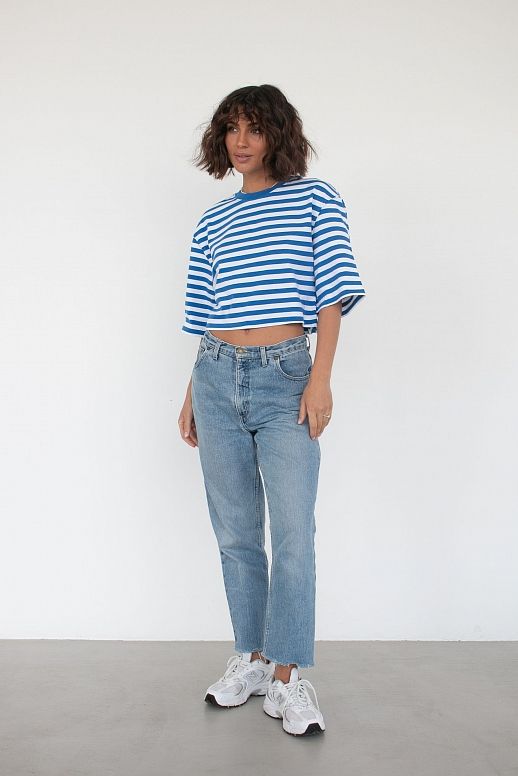 Short light blue striped T-shirt