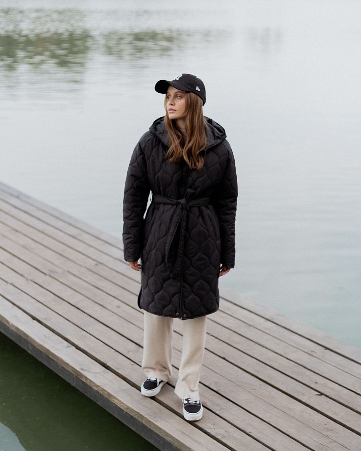 Black quilted coat with hood  MBPT002/3 #RU# Pikowana kurtka zimowa z czarnym kapturem. MBPT002/3 № 2