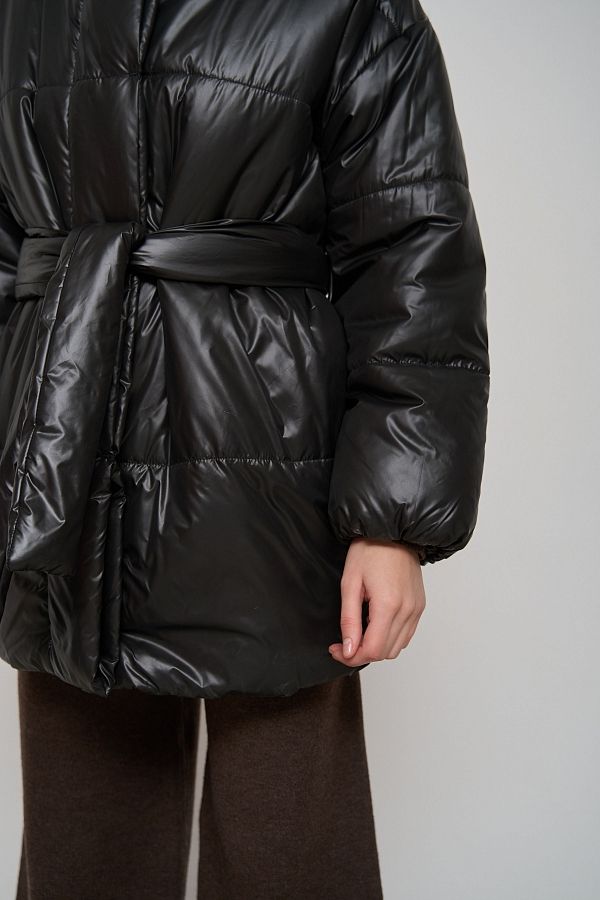 Elongated high collar coat lacquered black with buttons K0822/2 #RU# Przedłużona marynarka z wysokim kołnierzem na guziki z lakierowanej skóry K0822/2 № 1
